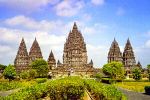 keindahan dan kekayaan Candi Prambanan