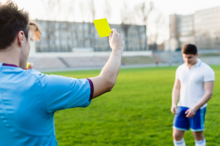 wasit sepak bola