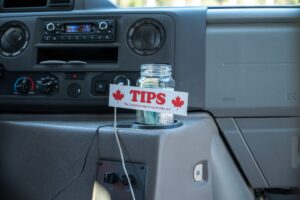 Memberi tip